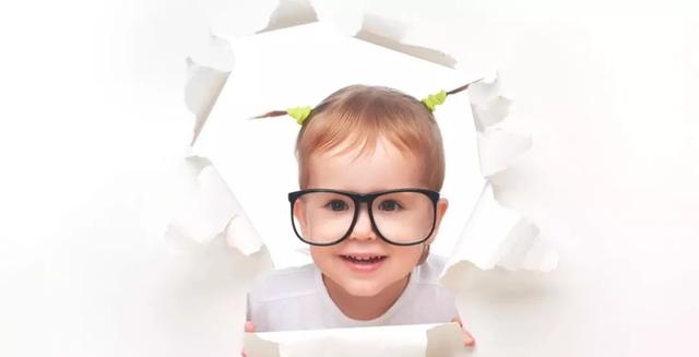 “妈妈，爸爸是怎么把精子放你肚子里的？”这个妈妈的回答太机智了！