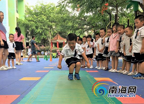 萌娃登场！海南超级宝宝趣味运动会初赛第十场在海口市龙桥镇中心幼儿园举行