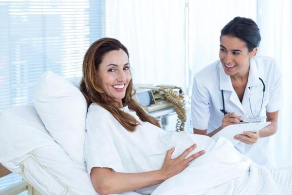 女性产后多久能碰凉水？想要子宫恢复得好，最好别少于这个天数