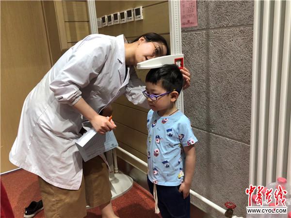 孩子有点矮？专家教你识别是遗传还是矮小症