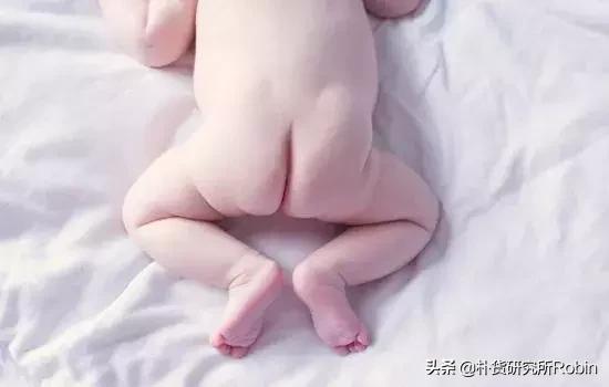 男孩“蛋疼”3天惨遭切除，妈妈多做一件事就能避免！