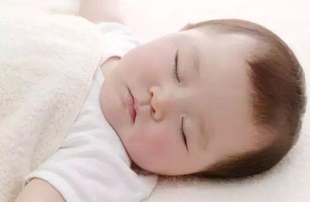 宝宝睡眠不好，妈妈不必担心，反而要高兴！