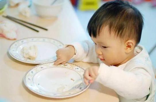 不想宝宝积食，谨记“3不食”，养成2习惯，孩子脾胃好、个子高