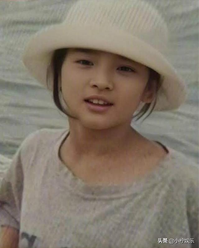 宋慧乔童年照流出,经过ai修复后的高清图:绝对没整容