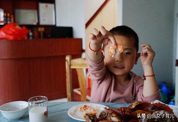 给孩子吃虾好处多，若不注意这些事，不仅没营养，还影响孩子健康