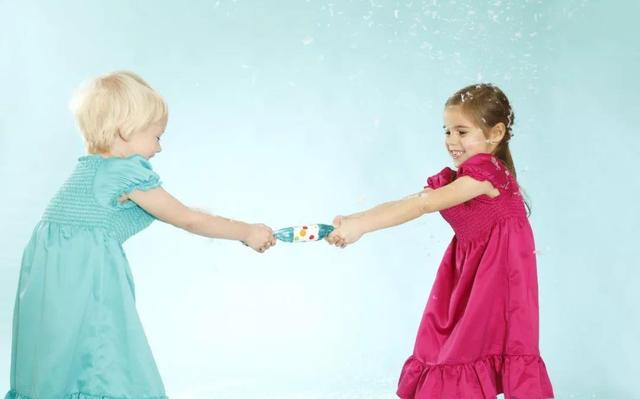 最常见5种霸道孩子，你家孩子占几项？学会4招摆脱“小霸王”称号