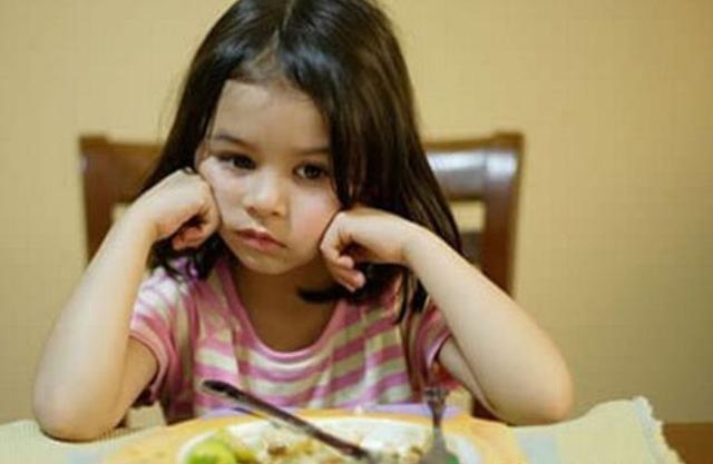为什么现在爱积食的宝宝那么多？未必是吃多了，这三种原因别忽视