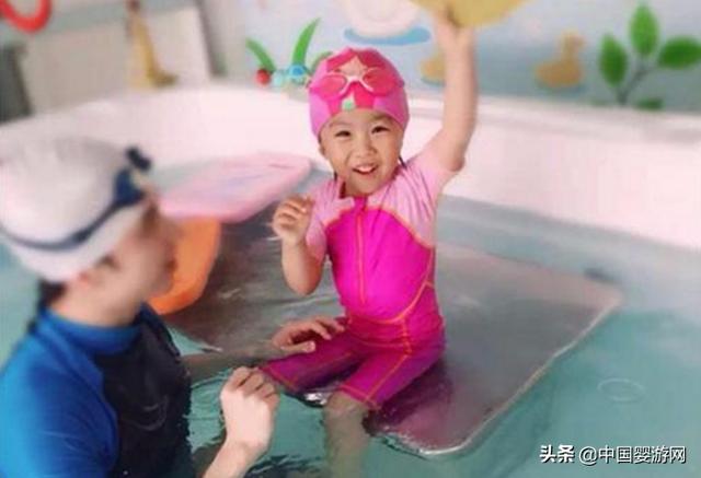 做婴儿游泳水育师需要具备哪些证件？在哪儿办理？可别忘这个！