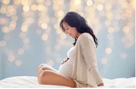 生孩子时，是先见红还是先破水？对胎儿来说很大区别，别不当回事