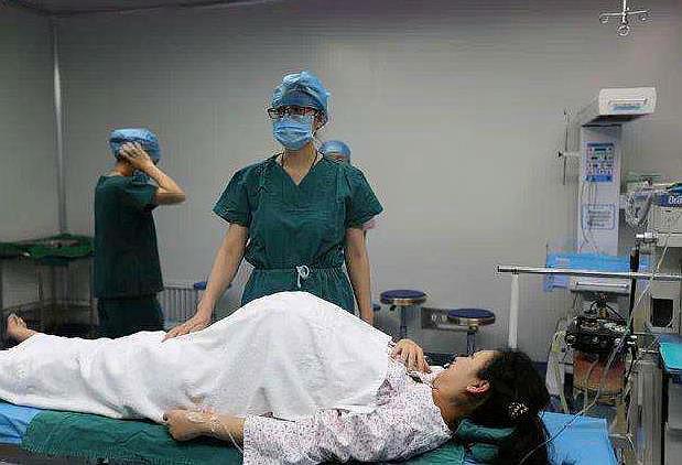 进入产房后，产妇会经历3件尴尬事，哪一件让你印象深刻？