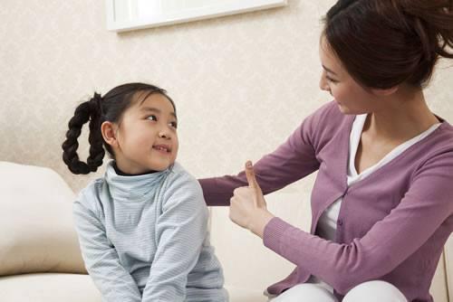 “妈妈我不想读书”孩子抛出这种问题时，坚持这3个原则比责备强