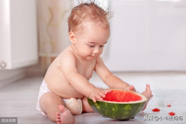 给宝宝吃水果学问大，父母要注意水果的选择和吃法，否则有害无益