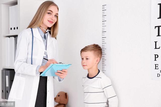 孩子的身高在子宫里已经决定？妈妈这样做，孩子长大后身高差不了