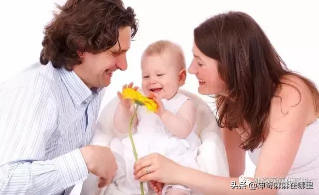 0-6个月宝宝玩什么？我们怎么陪玩他们更聪明？