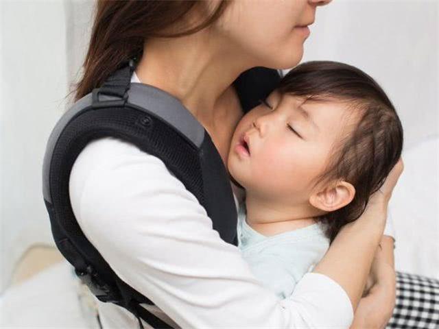 宝妈一个人带孩子是什么感觉？前三种场景，不知道是怎么熬过来的