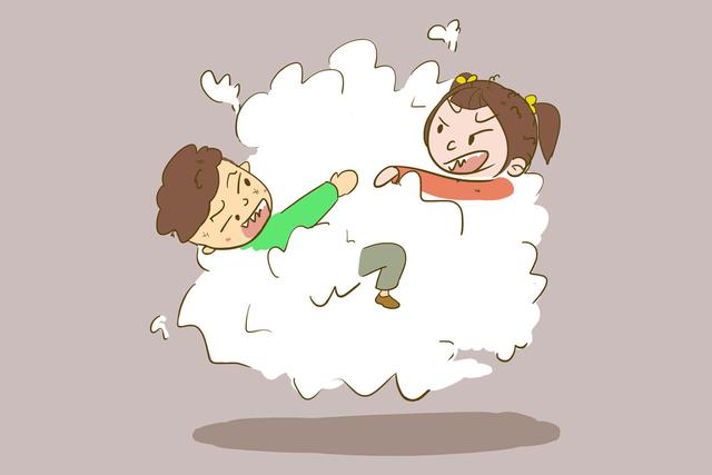 孩子在饭店想尿尿，宝妈举动遭到外人鄙夷，别图方便害了孩子