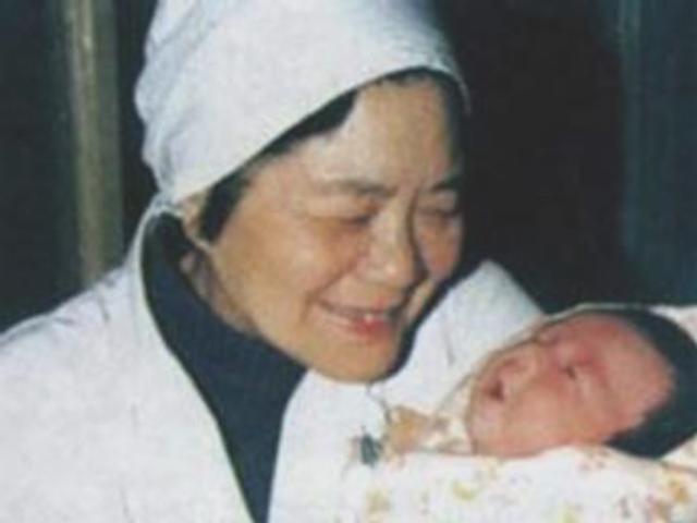 首个试管婴儿的试管宝宝出生，它和普通孩子有区别吗？不妨看看