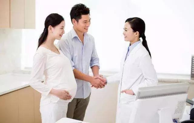 孕妇妈妈去做产检时，医生说的几句暗语，原来是这样的意思！