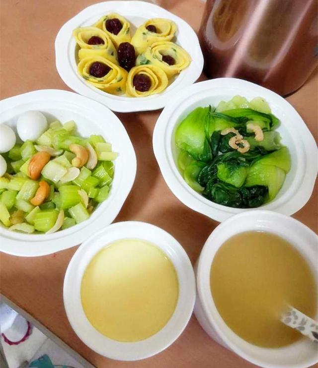 大家来投票，看看医院的月子餐和家里的月子餐谁更胜一筹？