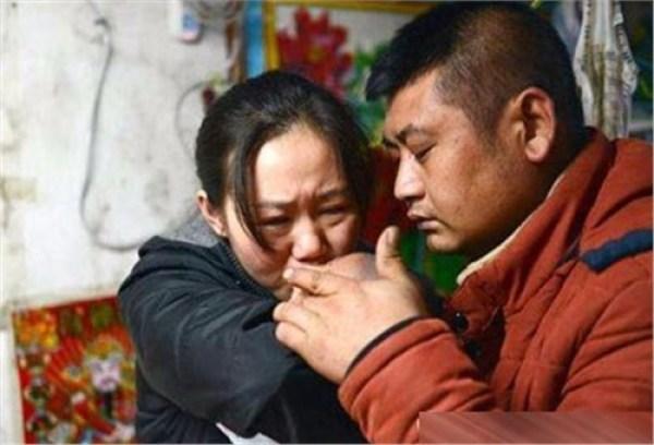 孕妇被狗狗舔了一下，不当回事，20年后孩子生活不能自理