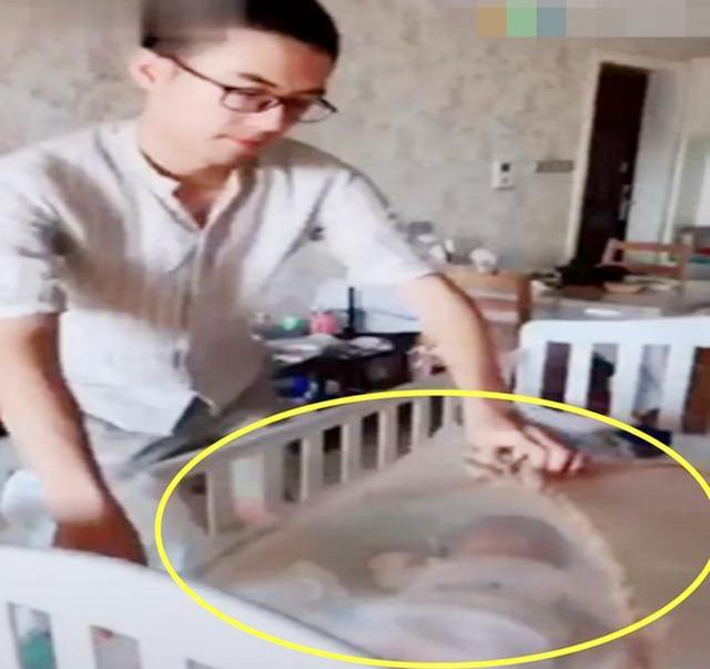 夏季蚊子猖獗，爸爸这样为女儿做防护，妈妈看后乐弯了腰