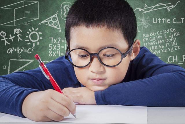 这4件事会“偷走”0-3岁宝宝的视力，可能你正在做，快停止吧