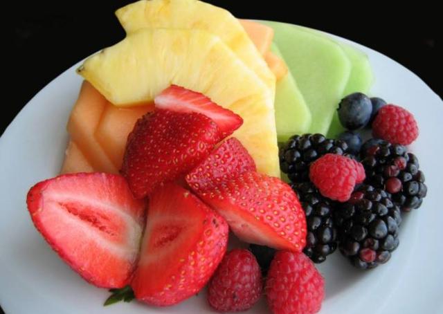 孕期水果别乱吃，为了胎儿发育好，你要做到“3吃、3不吃”