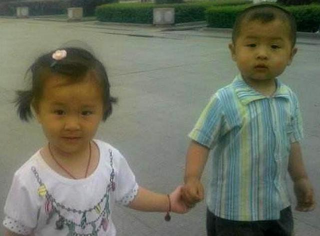 孩子到了这个年龄,就开始有“性意识”了,就该和孩子分床睡了