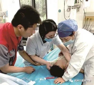 3岁宝宝吃樱桃窒息 家长教科书式操作救了孩子一命！家长都该掌握