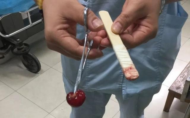 3岁宝宝吃樱桃窒息，家长这一系列教科书式急救，救了孩子一命