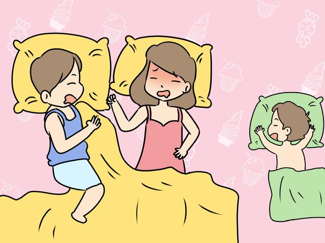 夏天来了,一家三口睡眠姿势是怎么样的?看完了,不要笑