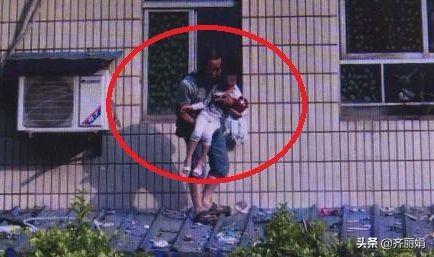 孩子是“玻璃心”怎么办?小细节决定抗压能力,家长能做的4件事
