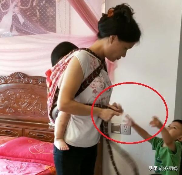 4张图告诉你二胎妈妈到底有多辛苦，网友：经历过的人才知道