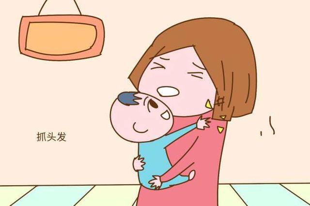 宝宝揪头发、抠眼睛，是在伤害妈妈吗？原因有2个，让人暖暖的