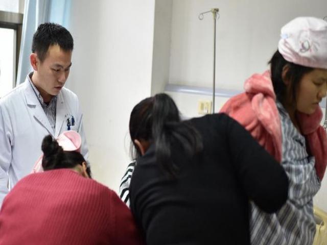 剖腹产后第一次下床什么样，样子令人心疼，尤其在这三个时间段