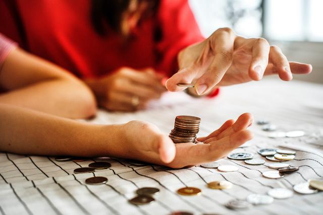 “该不该用金钱鼓励孩子做家务？”“你能接受他讨价还价吗？”