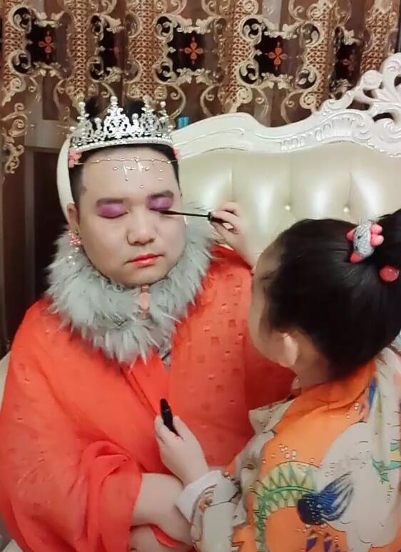 当“女儿奴”遭遇化妆敏感期，网友：过端午，爸爸们要现原形了