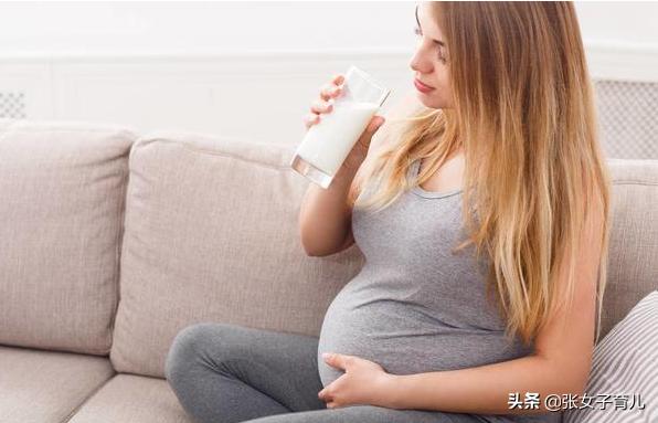 孕期盲目补钙要不得，如果孕妈身体出现这4个症状，才需要补钙