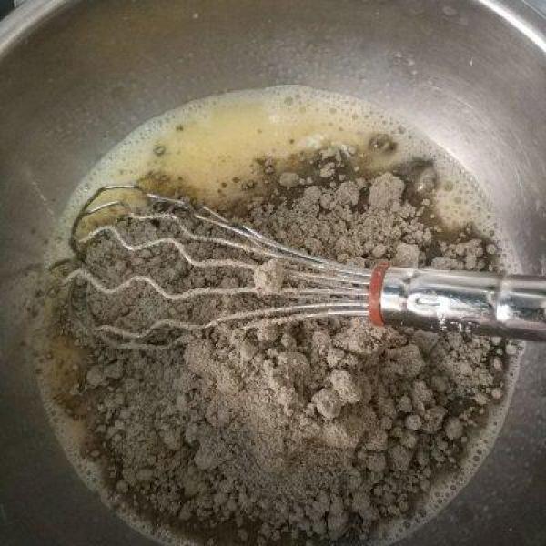 无需烤箱?不用打发?松软香甜 ?黑芝麻松饼零失败2个版本