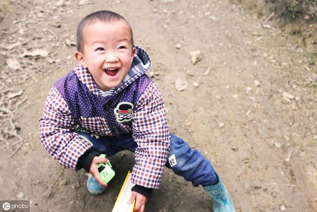 夏季暑湿伤害宝宝脾胃，宝妈做3招，脾胃虚弱不找宝宝