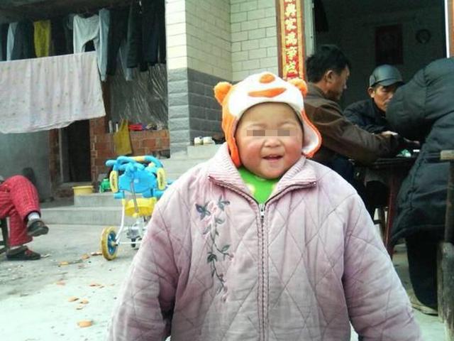 娃开始上学，这几种衣服最好别给孩子穿，第三种最容易忽略