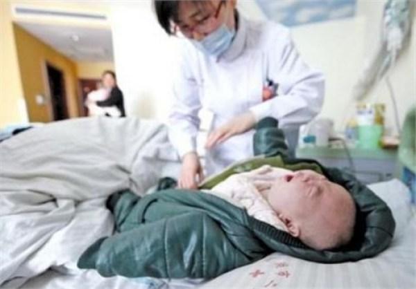 无知妈妈不懂得育儿知识，竟然使自己的宝宝食物中毒