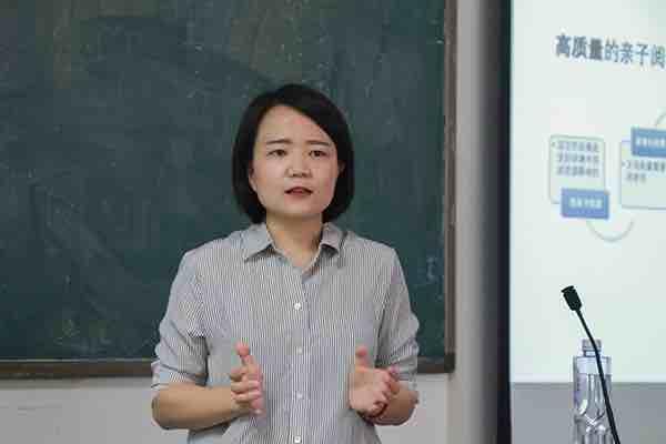 亲子阅读比你想象的更重要，但能陪孩子阅读的家长没那么多