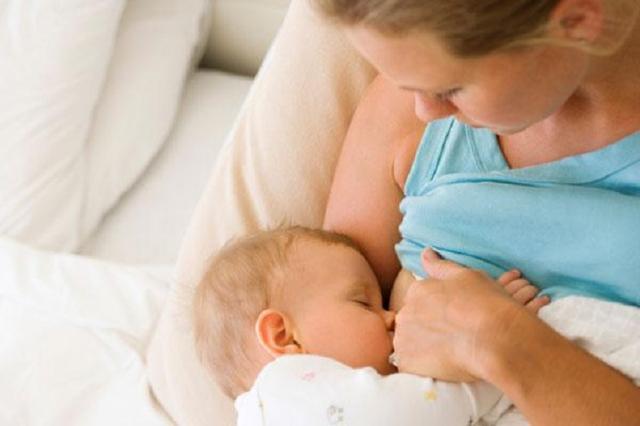 母乳不足怎么办？试试伊利金领冠