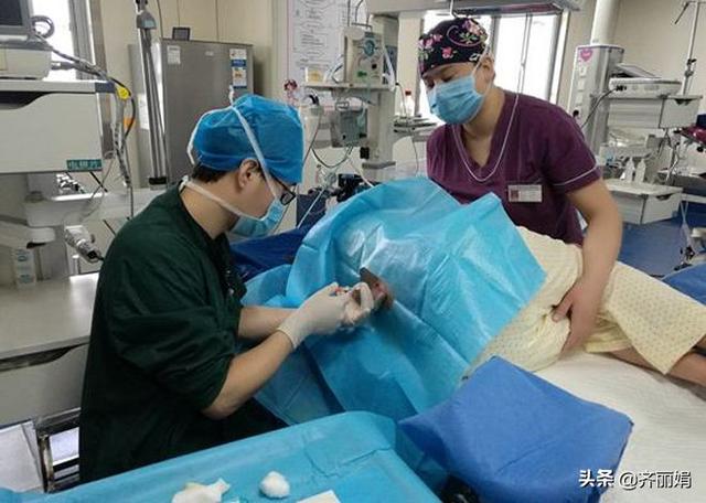 产妇生孩子时，采用哪种姿势最合理？医院常规的分娩方式是这种