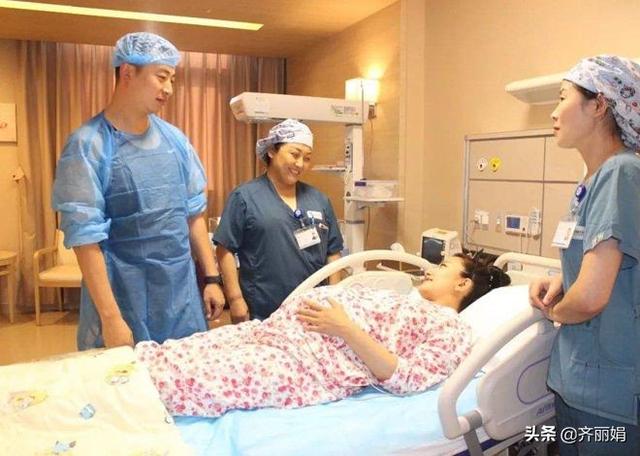 产妇生孩子时，采用哪种姿势最合理？医院常规的分娩方式是这种