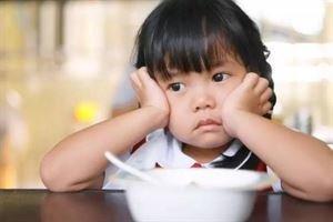 经验：奶奶带娃5年，只用这1招，孩子从未积食，吃饭香个子高