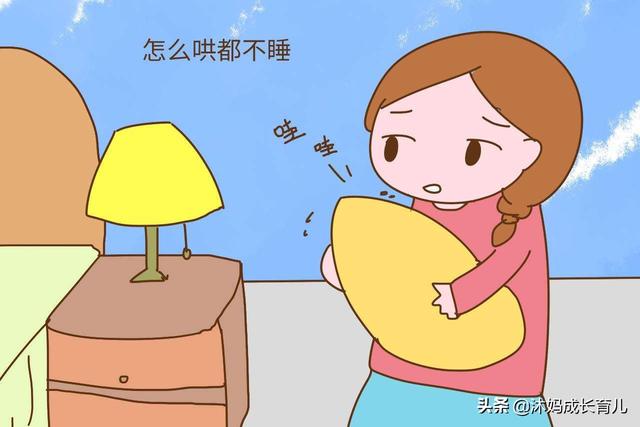 宝宝睡觉时，为什么喜欢让家长抱着睡？又该如何轻松放下？