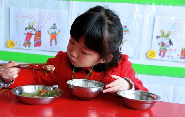 孩子身上这4个习惯，家长要及时纠正，六七岁后很难改