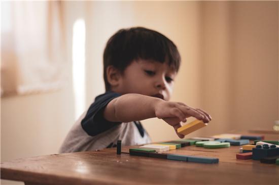 越吼孩子越不听话，育儿专家：试试这5招，比打骂吼叫更有效